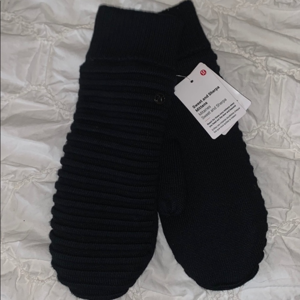 Sweet and Sherpa Mittens